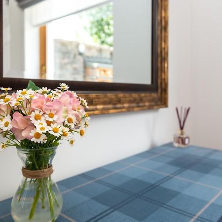 Dormie Cottage, Lovely Bright And Spacious Bungalow With Wood Fire บัลลาเทอร์ ภายนอก รูปภาพ