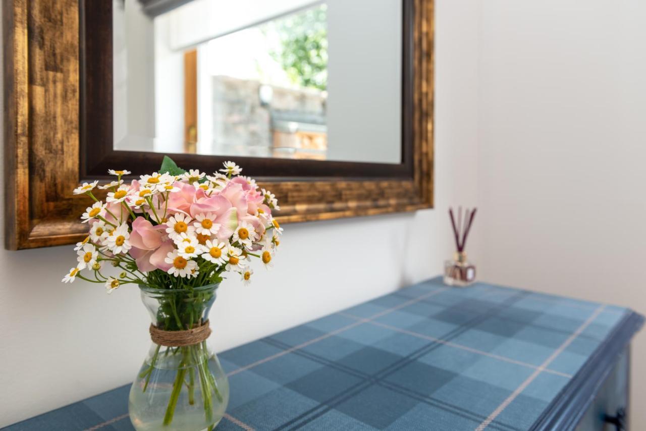 Dormie Cottage, Lovely Bright And Spacious Bungalow With Wood Fire บัลลาเทอร์ ภายนอก รูปภาพ